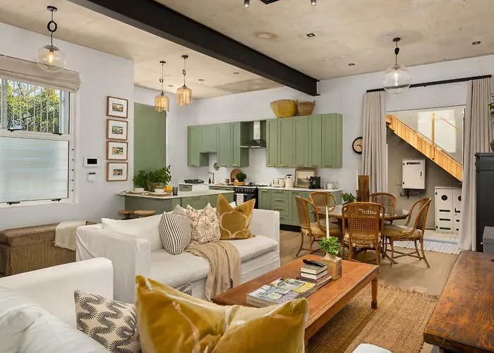 Designer Family Haven In The Heart Of Sea Point
