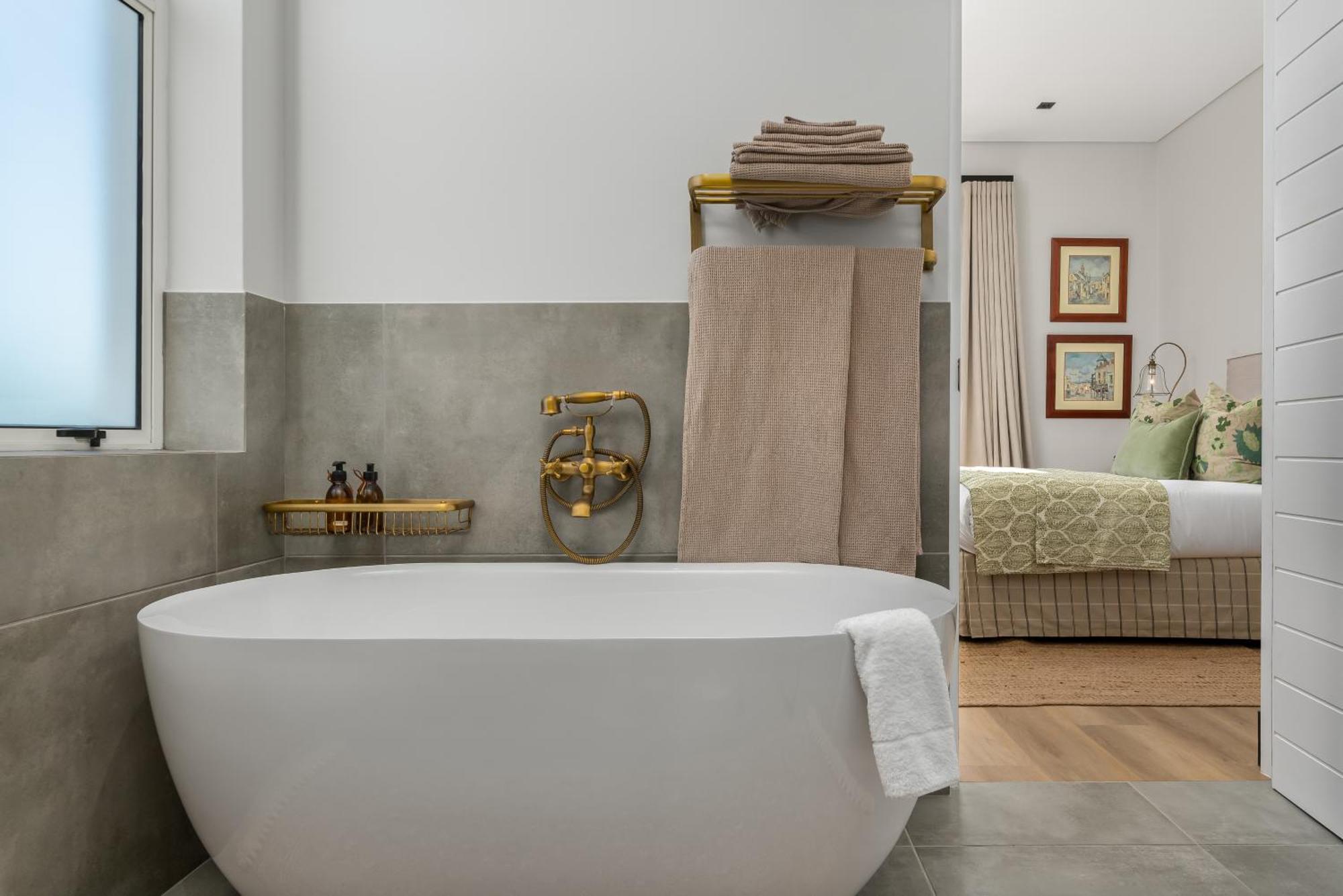 Designer Family Haven In The Heart Of Sea Point Holiday home